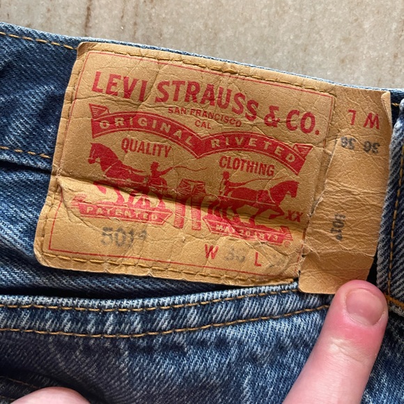 501 Levi Jeans - Picture 2 of 4